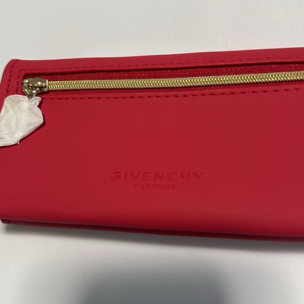 ✨Givenchy Small Pouch✨ - Picture 2 of 6